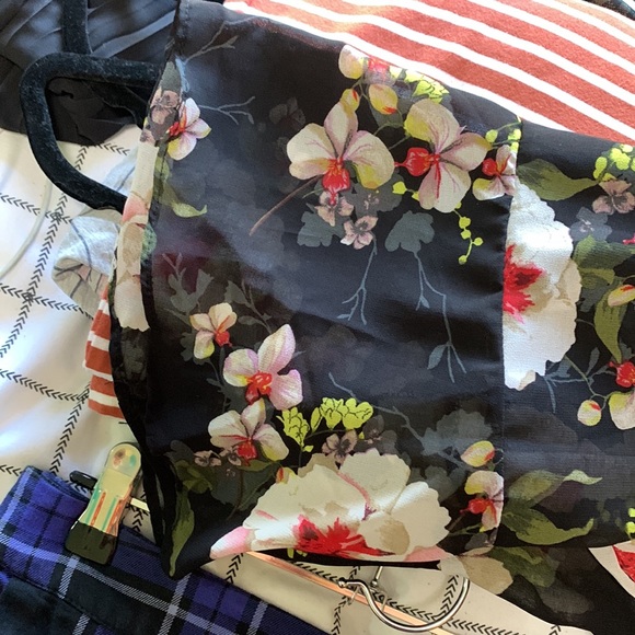 BEME BLACK FLORAL TIE 3/4 SLEEVE FLARE CUFF TIE COVER UP SHIRT SIZE 20 - Picture 9 of 9